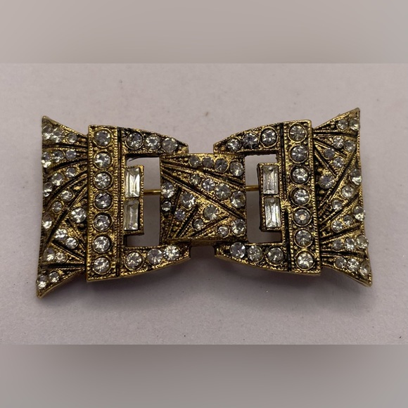 Vintage Sparkling Faceted Crystal Brooch Pin Antiqued Gold Tone Bow Design - Picture 7 of 8
